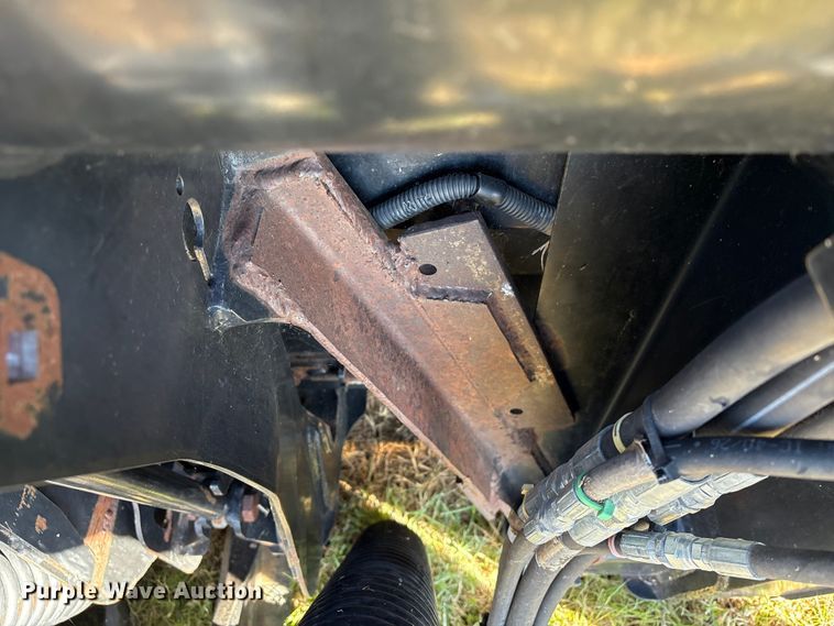 image for item EA7073 2015 MacDon FD74 FlexDraper flex draper head