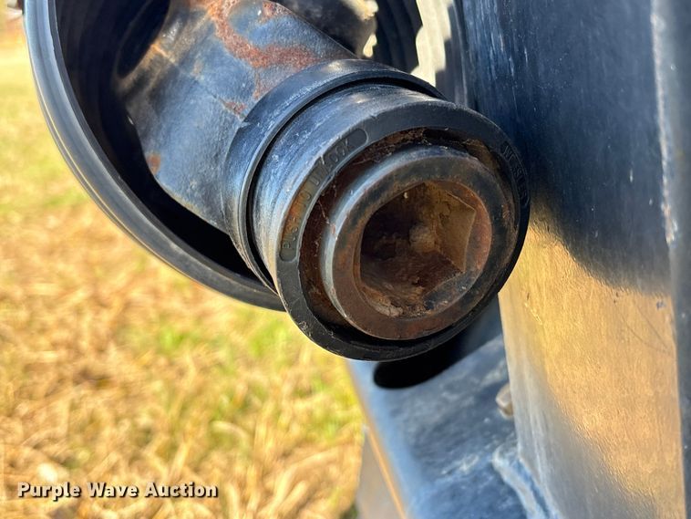 image for item EA7073 2015 MacDon FD74 FlexDraper flex draper head