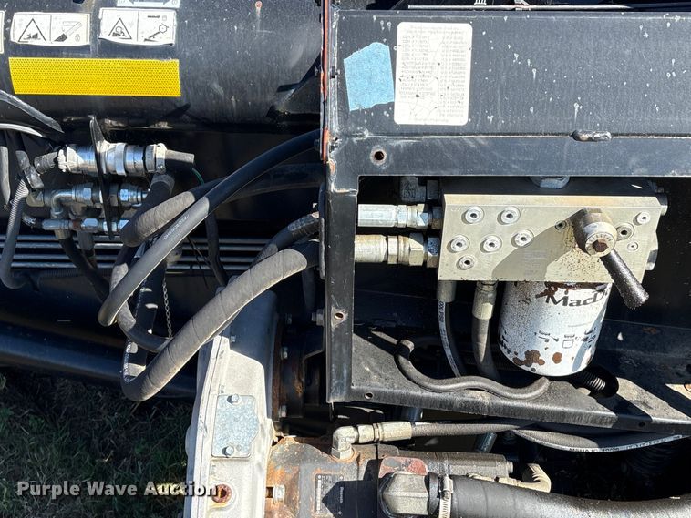 image for item EA7073 2015 MacDon FD74 FlexDraper flex draper head