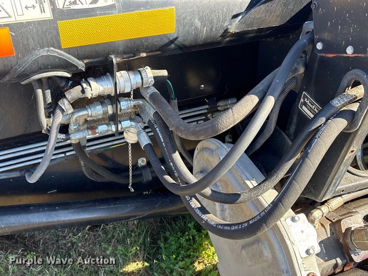 image for item EA7073 2015 MacDon FD74 FlexDraper flex draper head