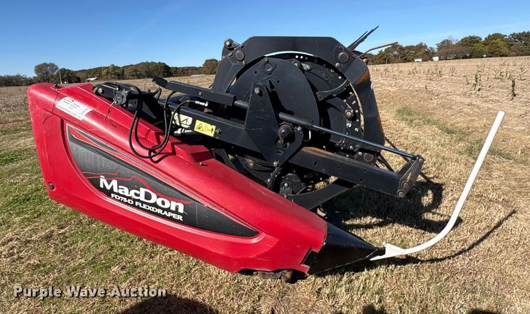 image for item EA7075 2013 MacDon FD75-D FlexDraper flex draper head