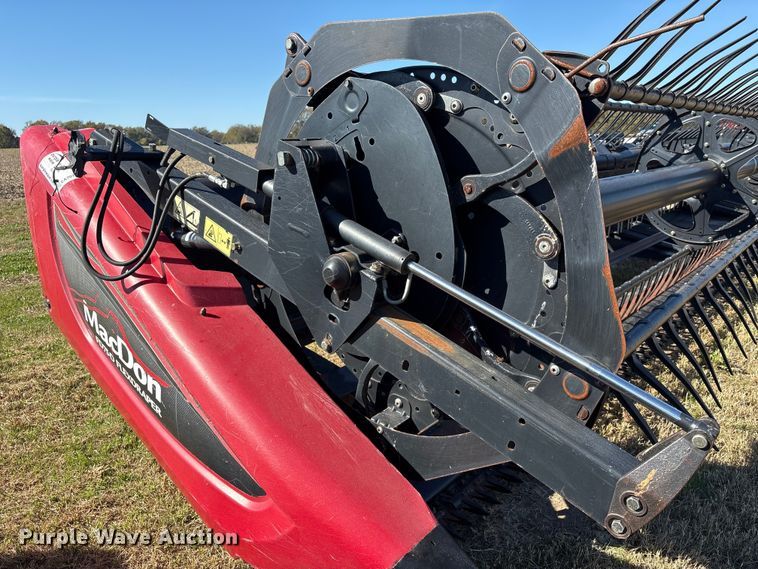 image for item EA7075 2013 MacDon FD75-D FlexDraper flex draper head