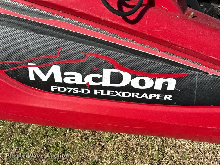 image for item EA7075 2013 MacDon FD75-D FlexDraper flex draper head