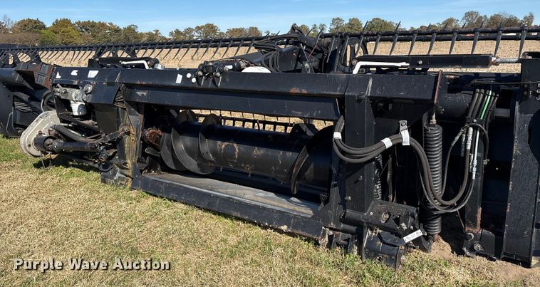 image for item EA7075 2013 MacDon FD75-D FlexDraper flex draper head