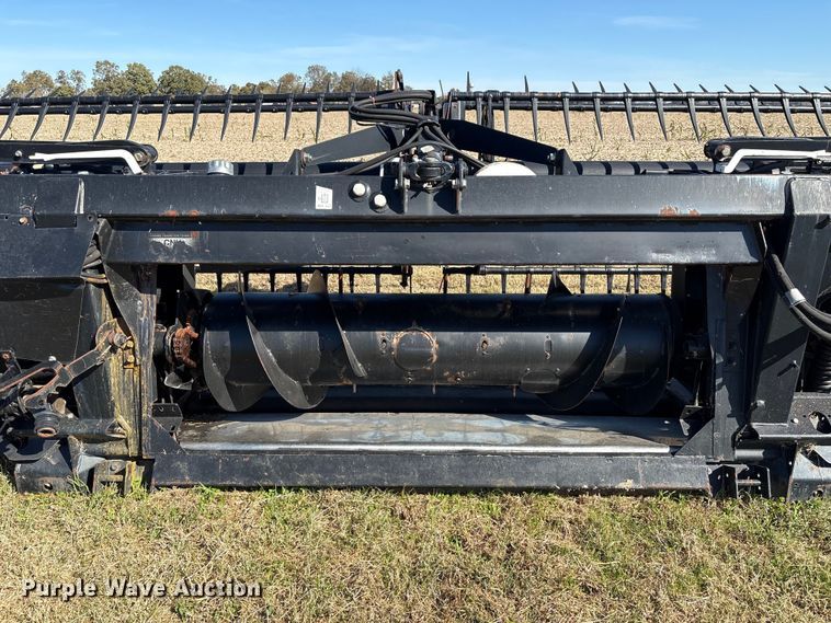 image for item EA7075 2013 MacDon FD75-D FlexDraper flex draper head