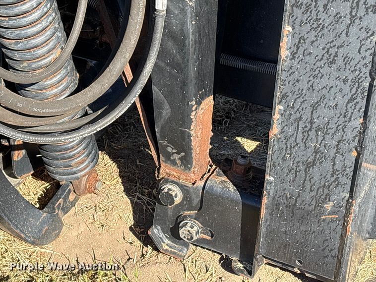 image for item EA7075 2013 MacDon FD75-D FlexDraper flex draper head