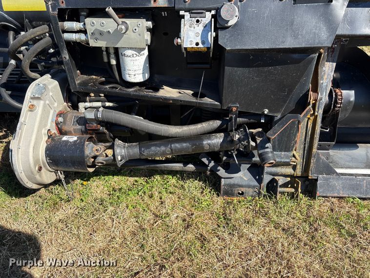 image for item EA7075 2013 MacDon FD75-D FlexDraper flex draper head