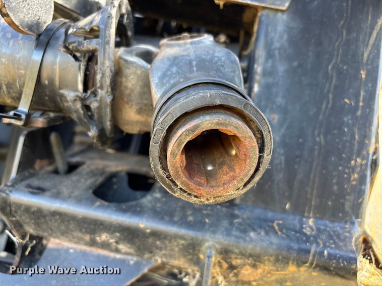 image for item EA7075 2013 MacDon FD75-D FlexDraper flex draper head