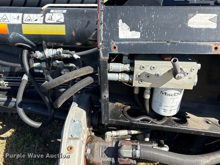 image for item EA7075 2013 MacDon FD75-D FlexDraper flex draper head