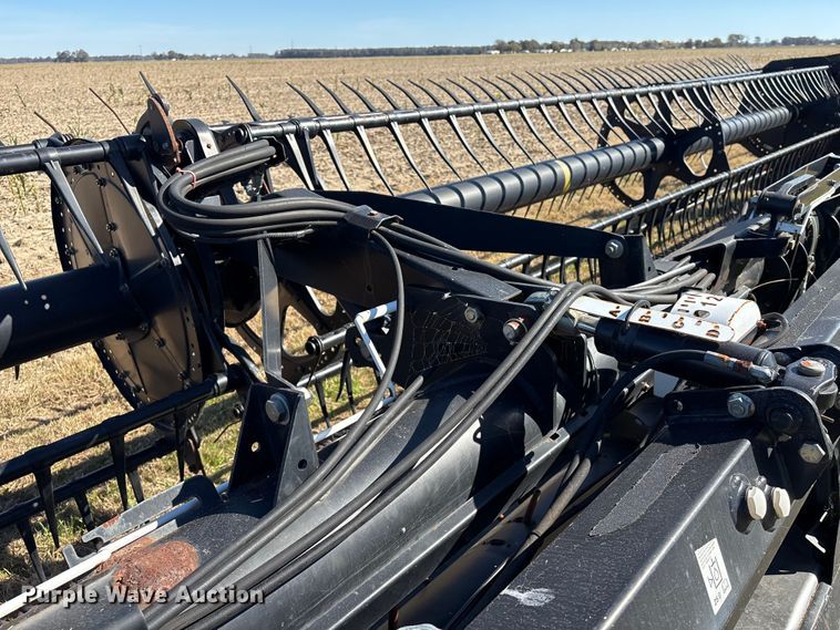 image for item EA7075 2013 MacDon FD75-D FlexDraper flex draper head