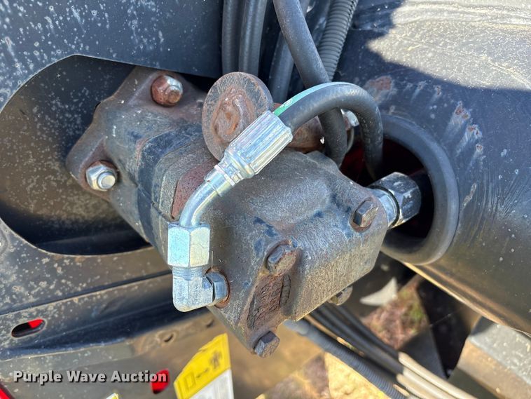 image for item EA7075 2013 MacDon FD75-D FlexDraper flex draper head