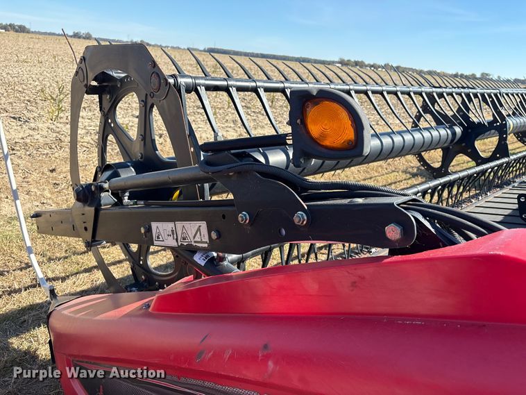 image for item EA7075 2013 MacDon FD75-D FlexDraper flex draper head