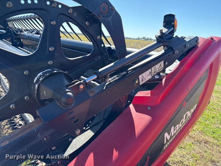 image for item EA7075 2013 MacDon FD75-D FlexDraper flex draper head