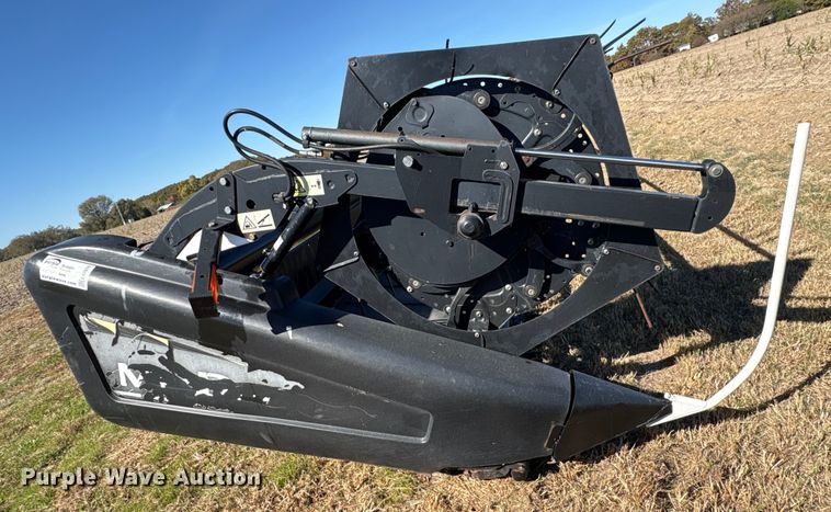 image for item EA7076 2013 MacDon FD70 FlexDraper flex draper head