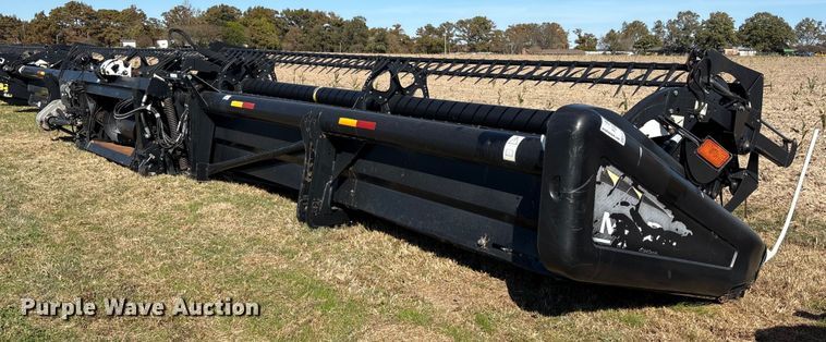 image for item EA7076 2013 MacDon FD70 FlexDraper flex draper head