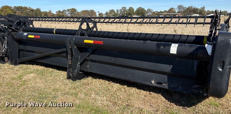 image for item EA7076 2013 MacDon FD70 FlexDraper flex draper head