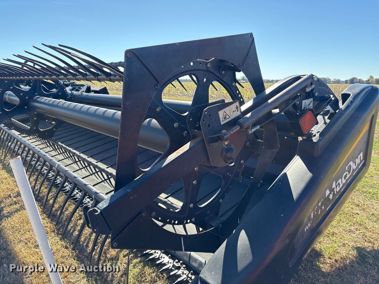 image for item EA7076 2013 MacDon FD70 FlexDraper flex draper head