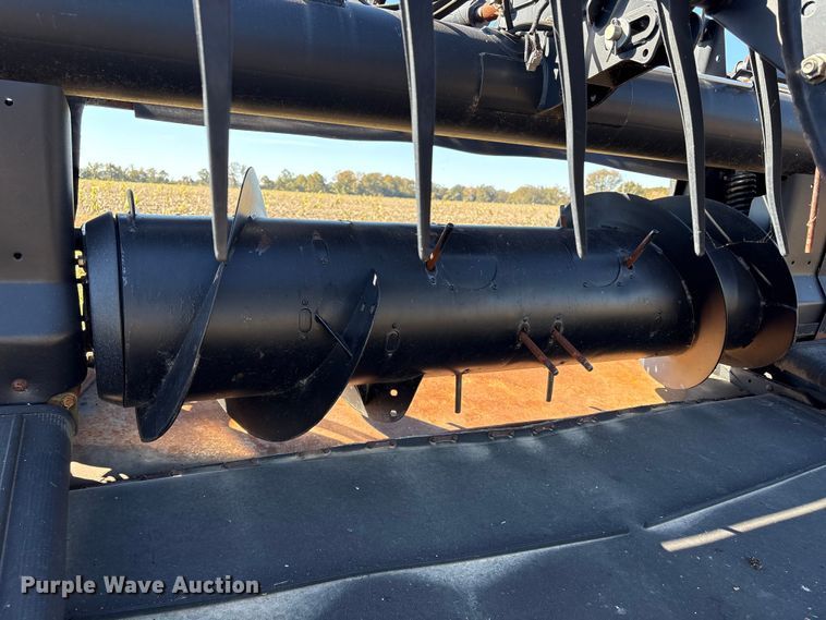 image for item EA7076 2013 MacDon FD70 FlexDraper flex draper head