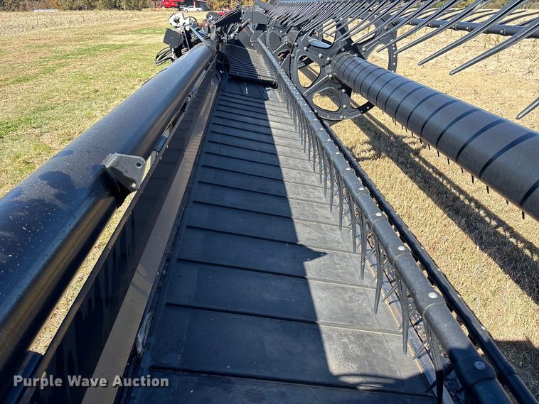 image for item EA7076 2013 MacDon FD70 FlexDraper flex draper head