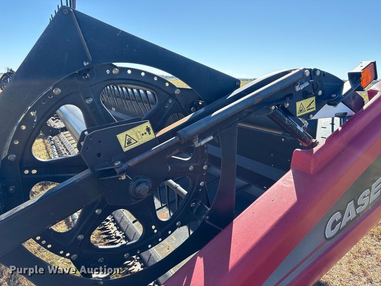 image for item EA7077 2012 Case 2162 45M10 2BP draper head