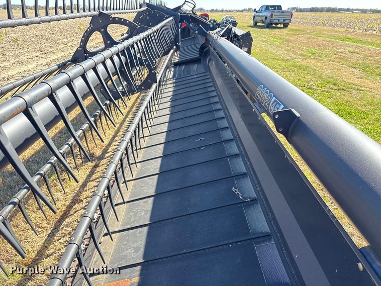 image for item EA7077 2012 Case 2162 45M10 2BP draper head