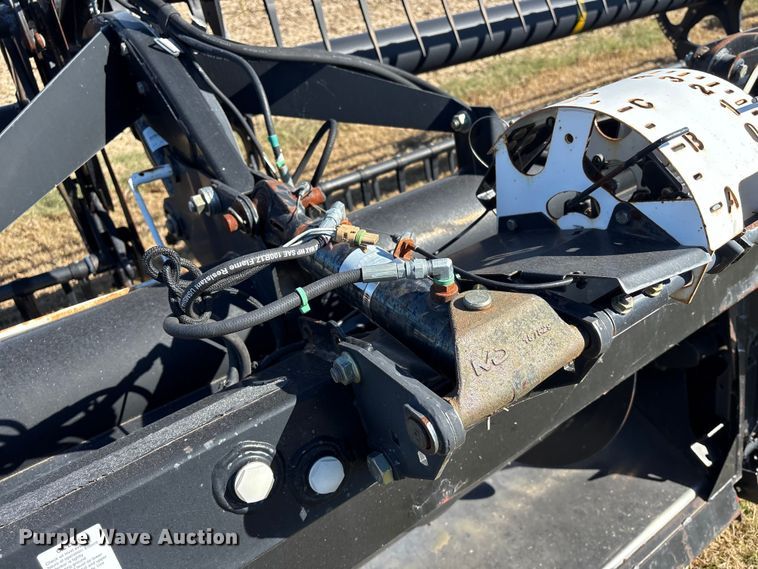 image for item EA7077 2012 Case 2162 45M10 2BP draper head