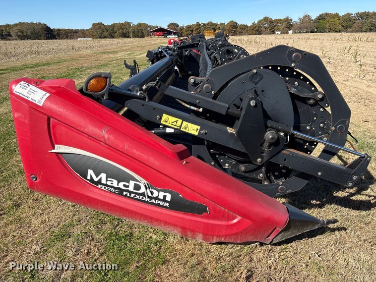 image for item EA7078 2015 MacDon FD75S FlexDraper flex draper head