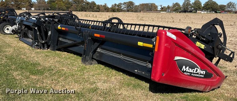 image for item EA7078 2015 MacDon FD75S FlexDraper flex draper head