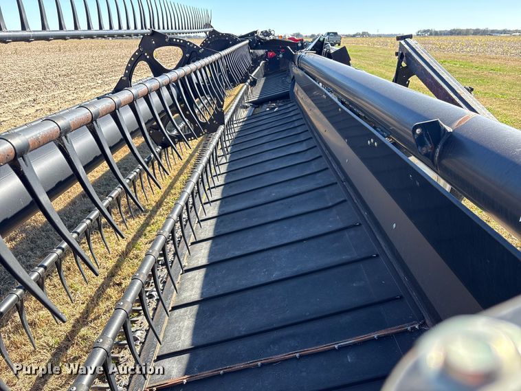 image for item EA7078 2015 MacDon FD75S FlexDraper flex draper head