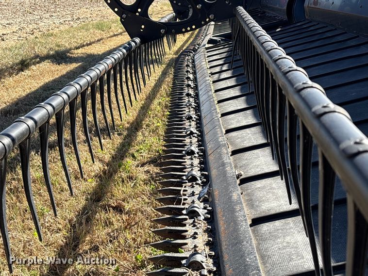 image for item EA7078 2015 MacDon FD75S FlexDraper flex draper head