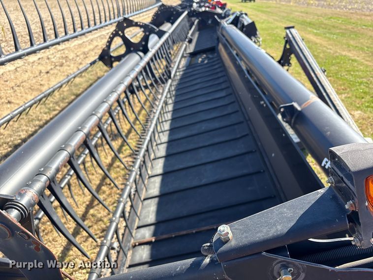 image for item EA7078 2015 MacDon FD75S FlexDraper flex draper head