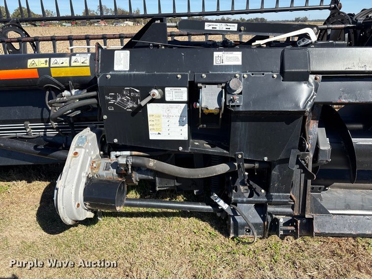 image for item EA7078 2015 MacDon FD75S FlexDraper flex draper head