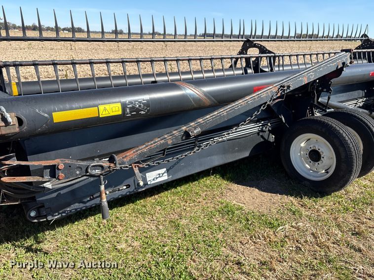 image for item EA7078 2015 MacDon FD75S FlexDraper flex draper head