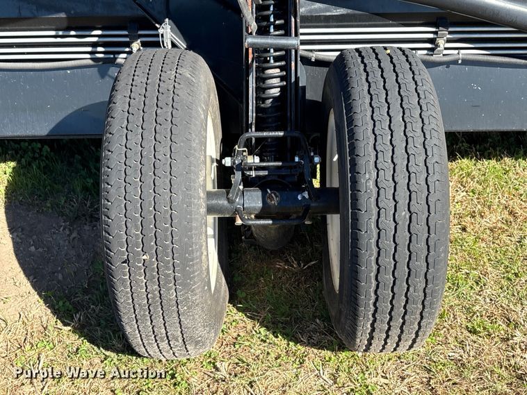 image for item EA7078 2015 MacDon FD75S FlexDraper flex draper head