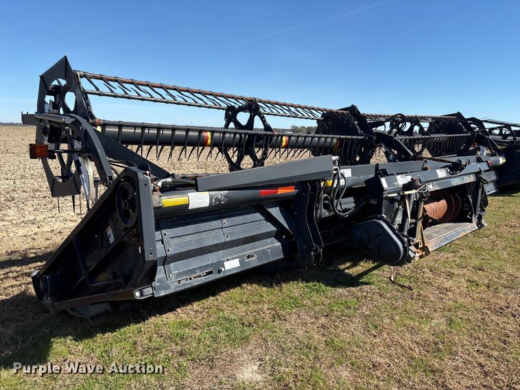 image for item EA7081 2011 MacDon D60-S draper head