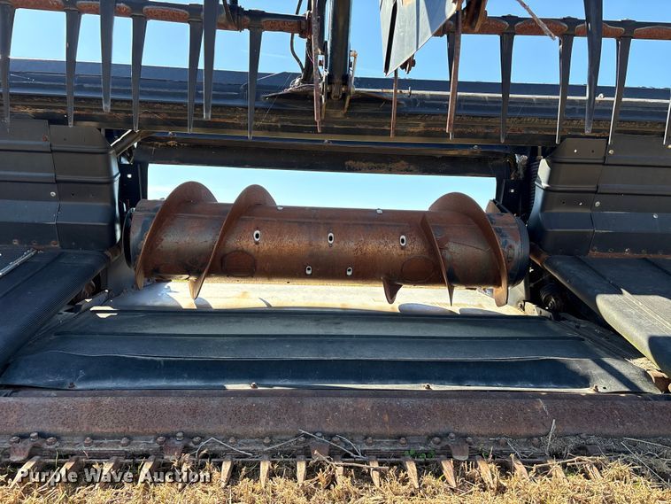 image for item EA7081 2011 MacDon D60-S draper head