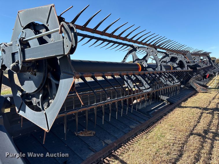 image for item EA7081 2011 MacDon D60-S draper head