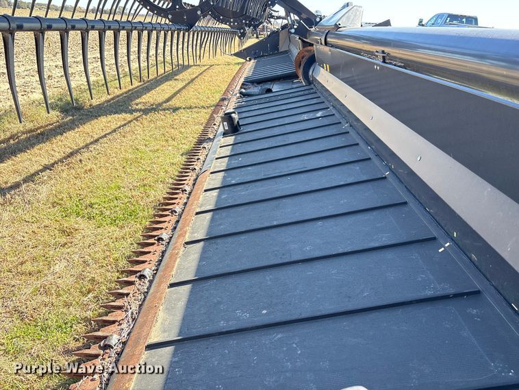 image for item EA7082 2017 MacDon FD75 flex draper head