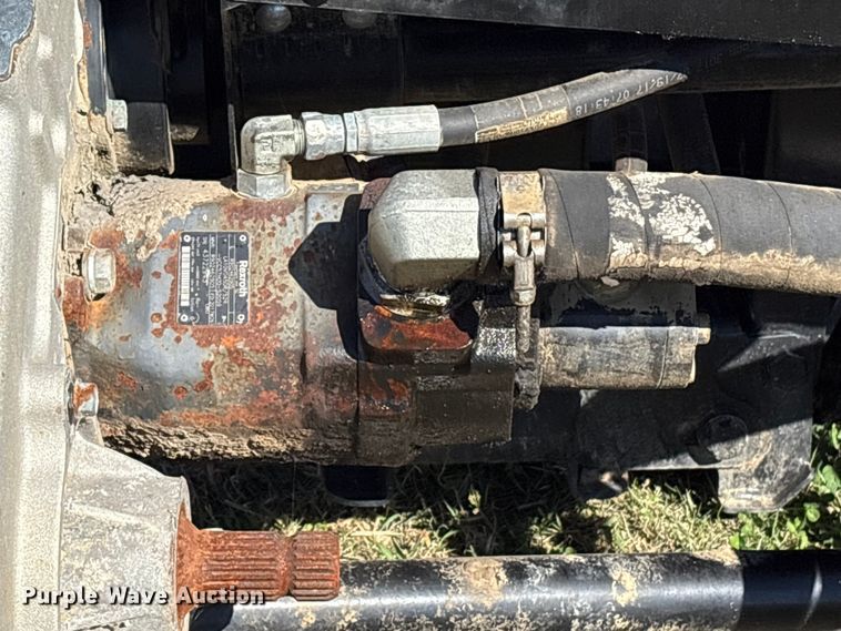 image for item EA7082 2017 MacDon FD75 flex draper head