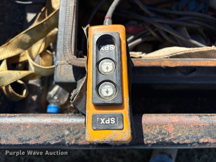 image for item EA7083 2004 Befort 2860 header trailer