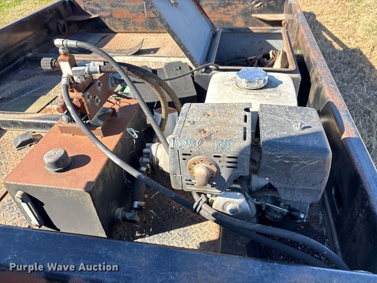 image for item EA7083 2004 Befort 2860 header trailer