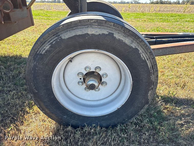 image for item EA7083 2004 Befort 2860 header trailer