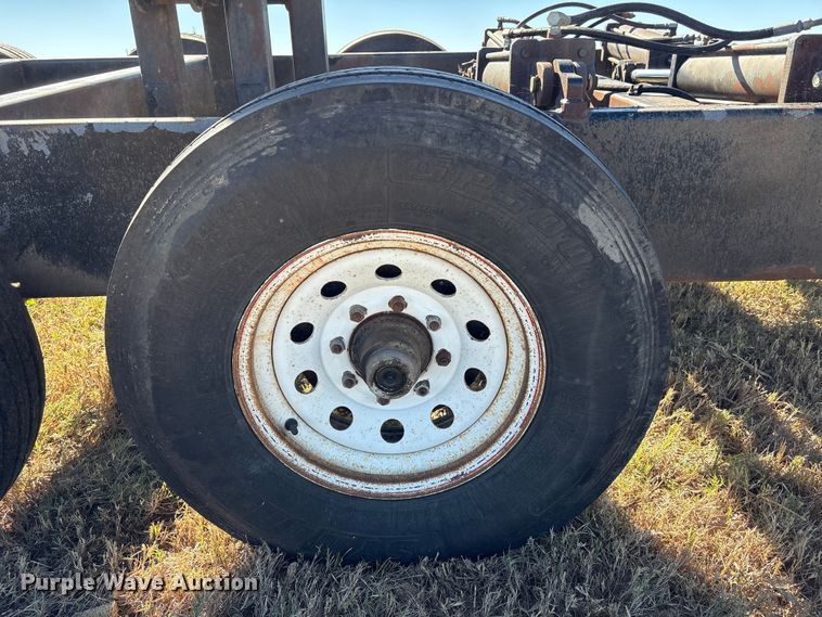 image for item EA7083 2004 Befort 2860 header trailer