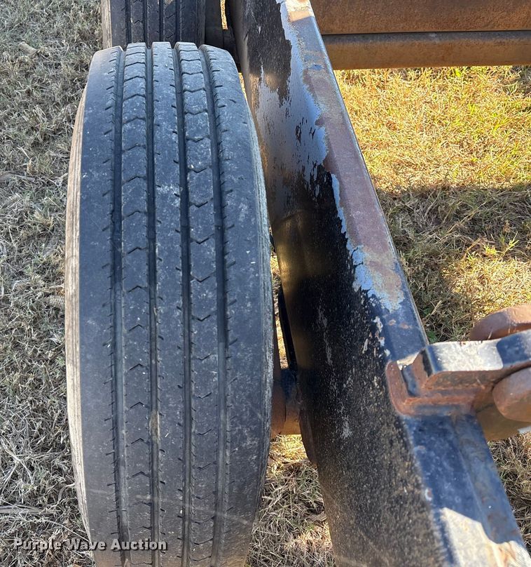 image for item EA7083 2004 Befort 2860 header trailer