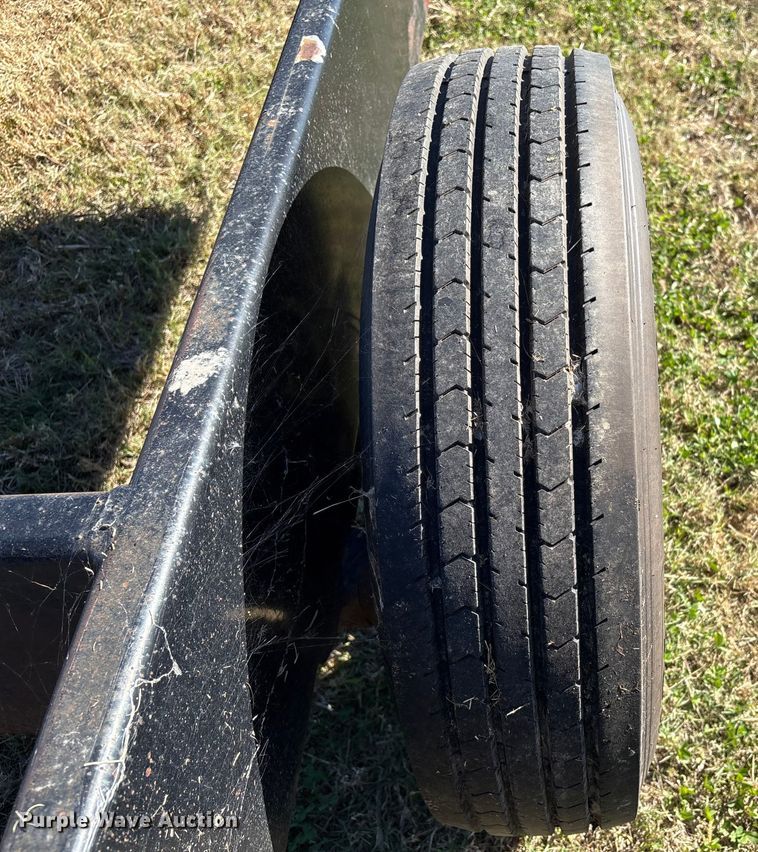 image for item EA7083 2004 Befort 2860 header trailer