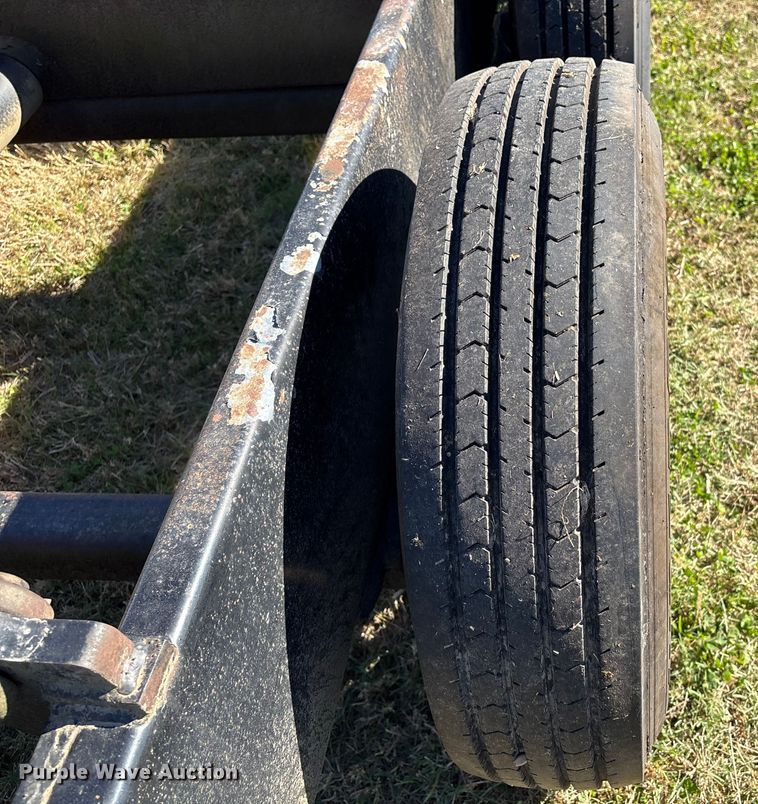 image for item EA7083 2004 Befort 2860 header trailer