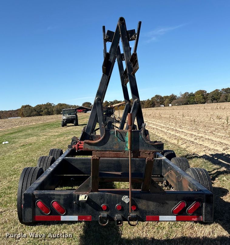 image for item EA7084 2009 Befort 2870 header trailer