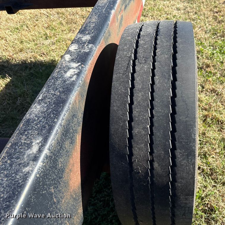 image for item EA7084 2009 Befort 2870 header trailer