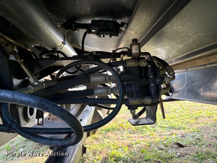 image for item EA7128 2007 Case IH 8010 Axial-Flow RWA combine