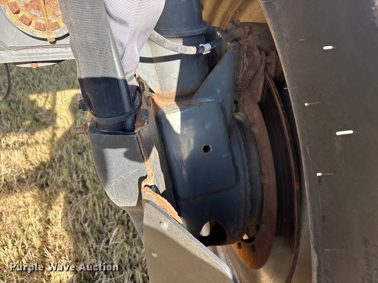 image for item EA7804 2012 Rogator RG900 sprayer